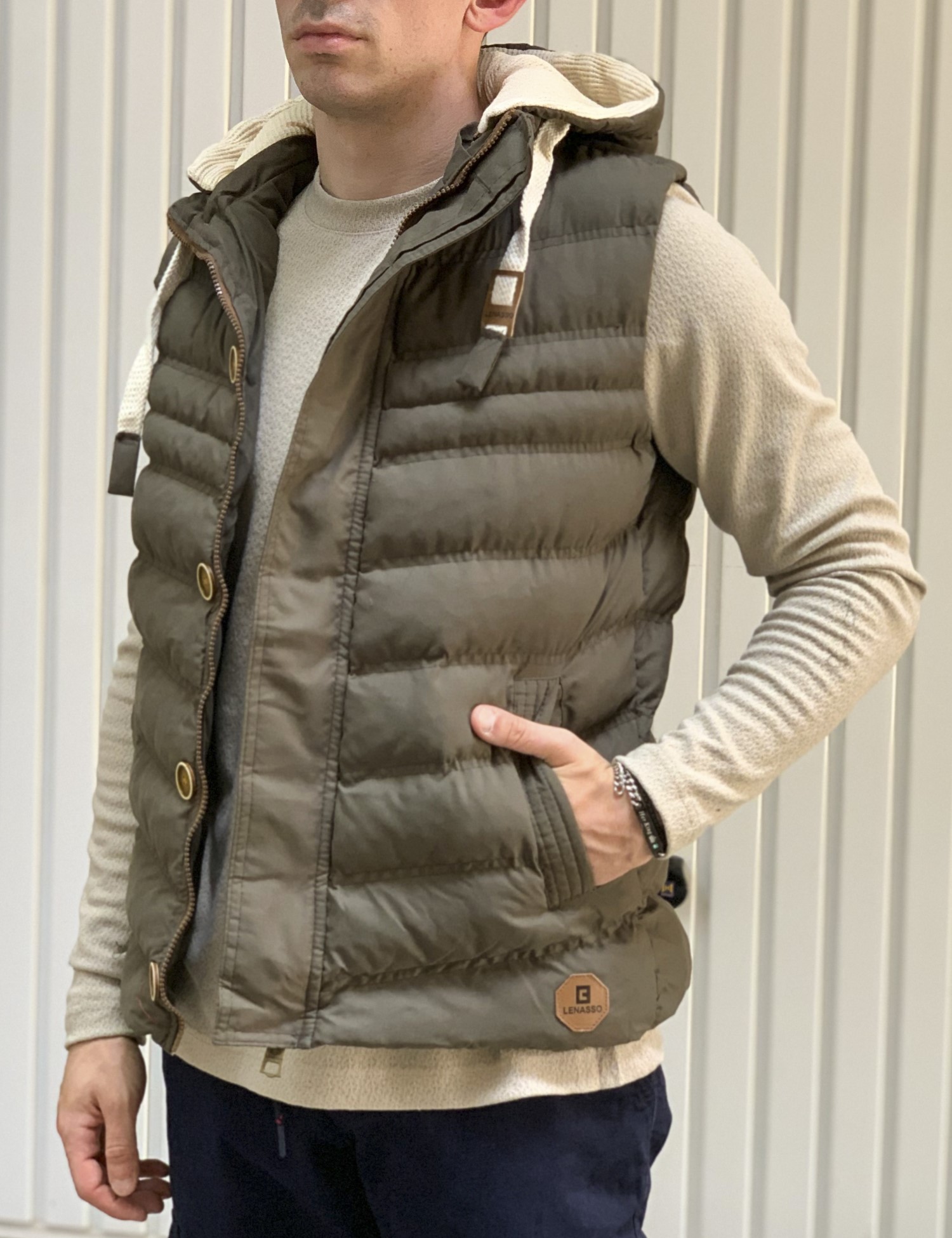 Ανδρικό λαδί καπιτονέ αμάνικο μπουφάν ABK59007 φωτογραφία